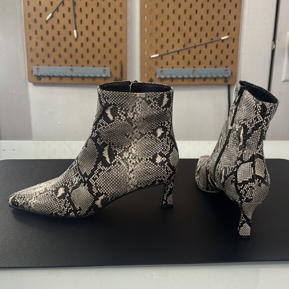 Steve Madden Women Kapital Snakeskin Print Kitten Heel Boots,Sz 8 (M),Disclaimer - Picture 9 of 15